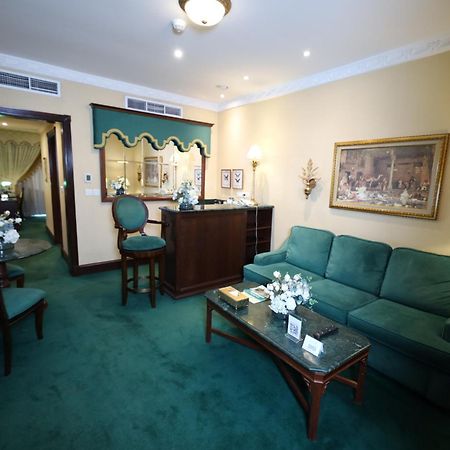 Habitat All Suites, Al-Khubar Exteriér fotografie Suite at the Grand Hotel