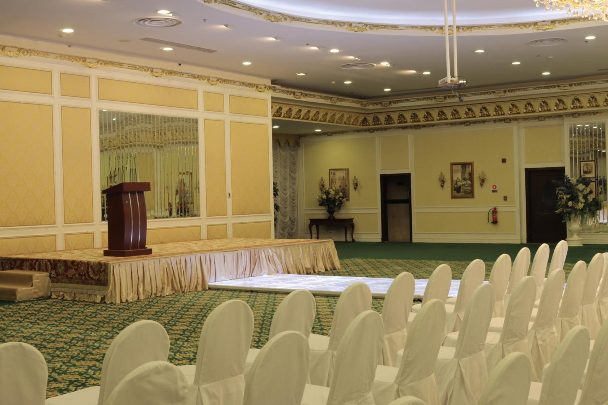 Habitat All Suites, Al-Khubar Exteriér fotografie The ballroom of the hotel