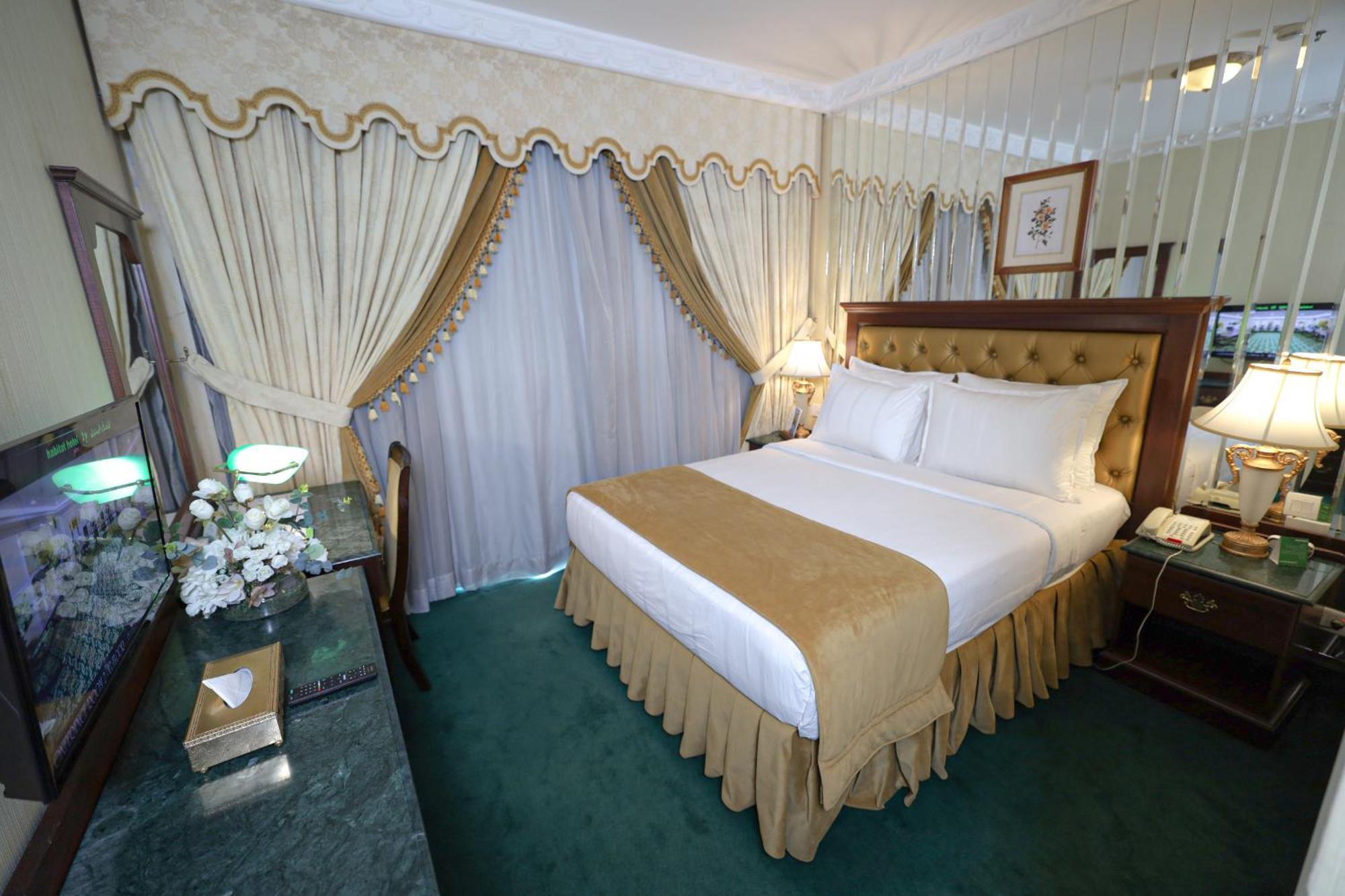 Habitat All Suites, Al-Khubar Exteriér fotografie A bedroom at the hotel
