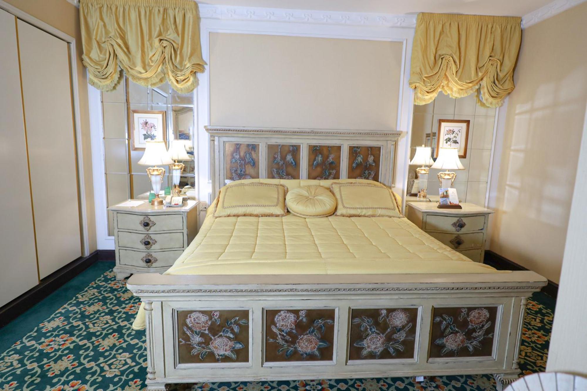 Habitat All Suites, Al-Khubar Exteriér fotografie A bedroom at the hotel